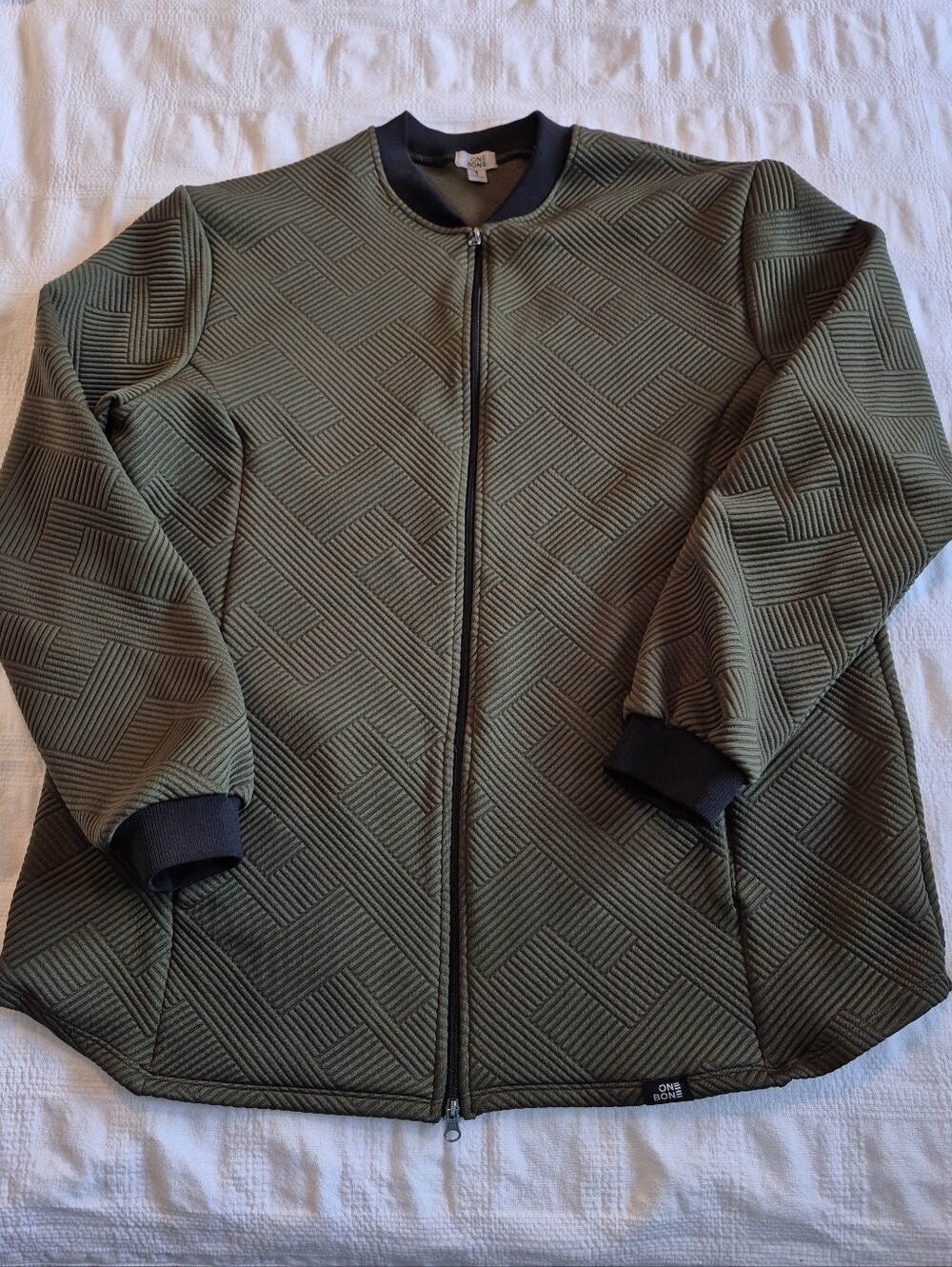 One Bone men's size 1 or 2XL Geo Bomber jacket in Army Green EUC